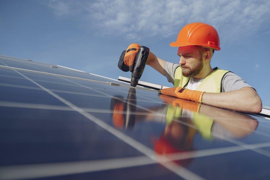 There are several reasons why people switch to solar, but how long does it take to install solar panels? This is what you can expect.